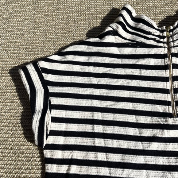 Women’s Short Sleeve Striped Shirt. Medium - Picture 3 of 12